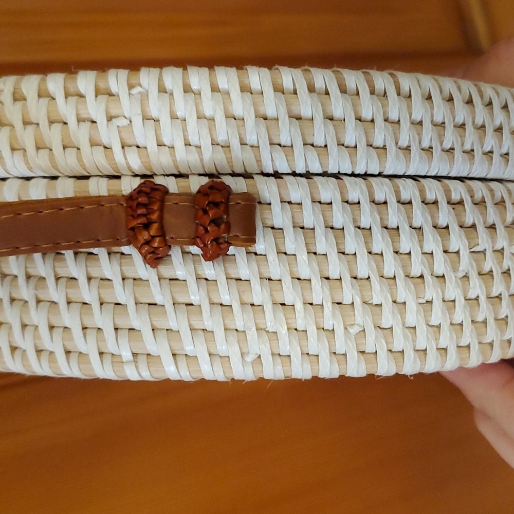 Shell and Rattan Circle Crossbody‎ Purse - Picture 6 of 10